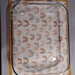 Casserole dish holders